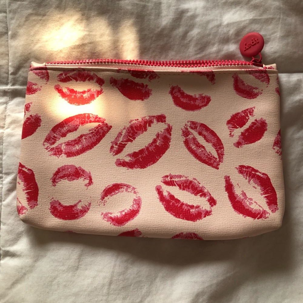 Ipsy makeup/travel bag